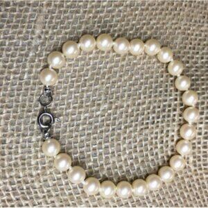 Small Pearl Bracelet 7 In Beige Faux Silver Spring Retro Vintage Classic Granny